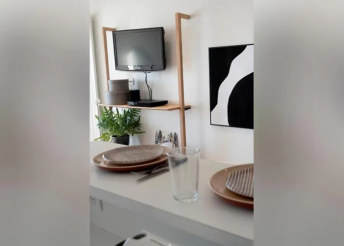 Apartment Nouvelle Vague Modern Ocean View W Balcony - Swimming Pool