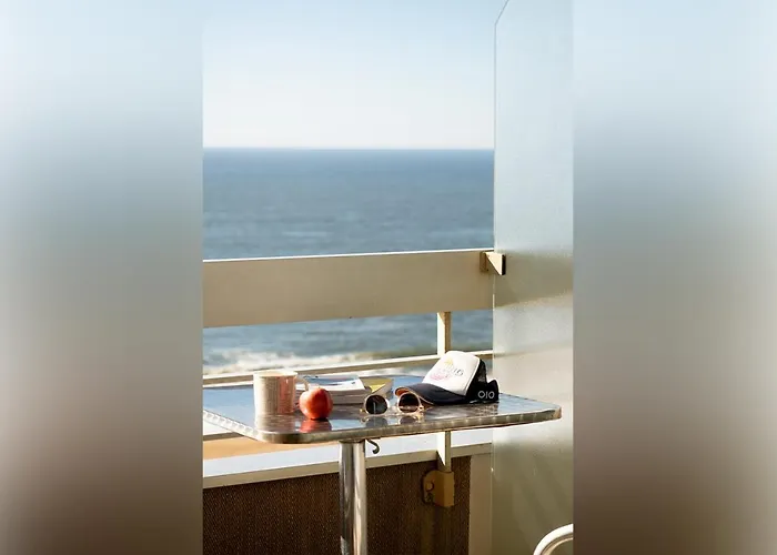 Nouvelle Vague Modern Ocean View W Balcony - Swimming Pool Apartment