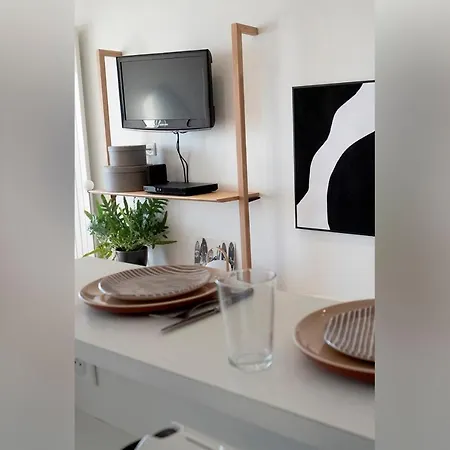Apartment Nouvelle Vague Modern Ocean View W Balcony - Swimming Pool